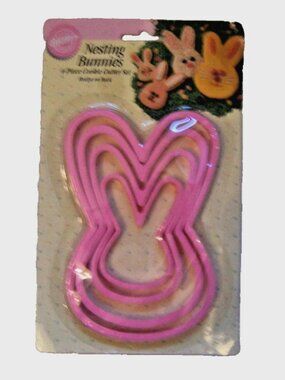 WILTON Nesting Bunnies 4-Piece Easter Cookie Cutter Set Vintage Pink NEW